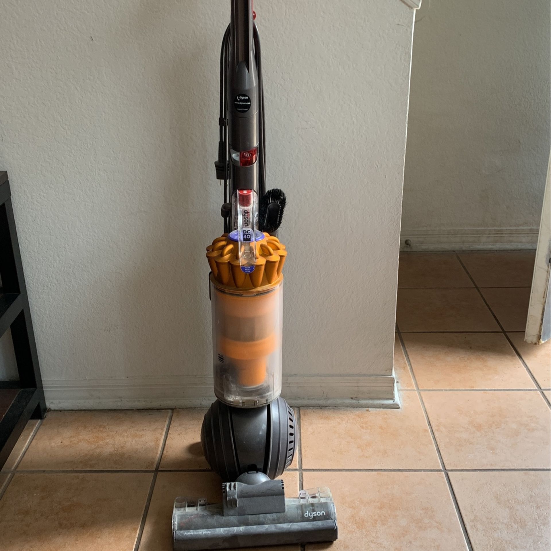 Dyson DC 40 Vacuum