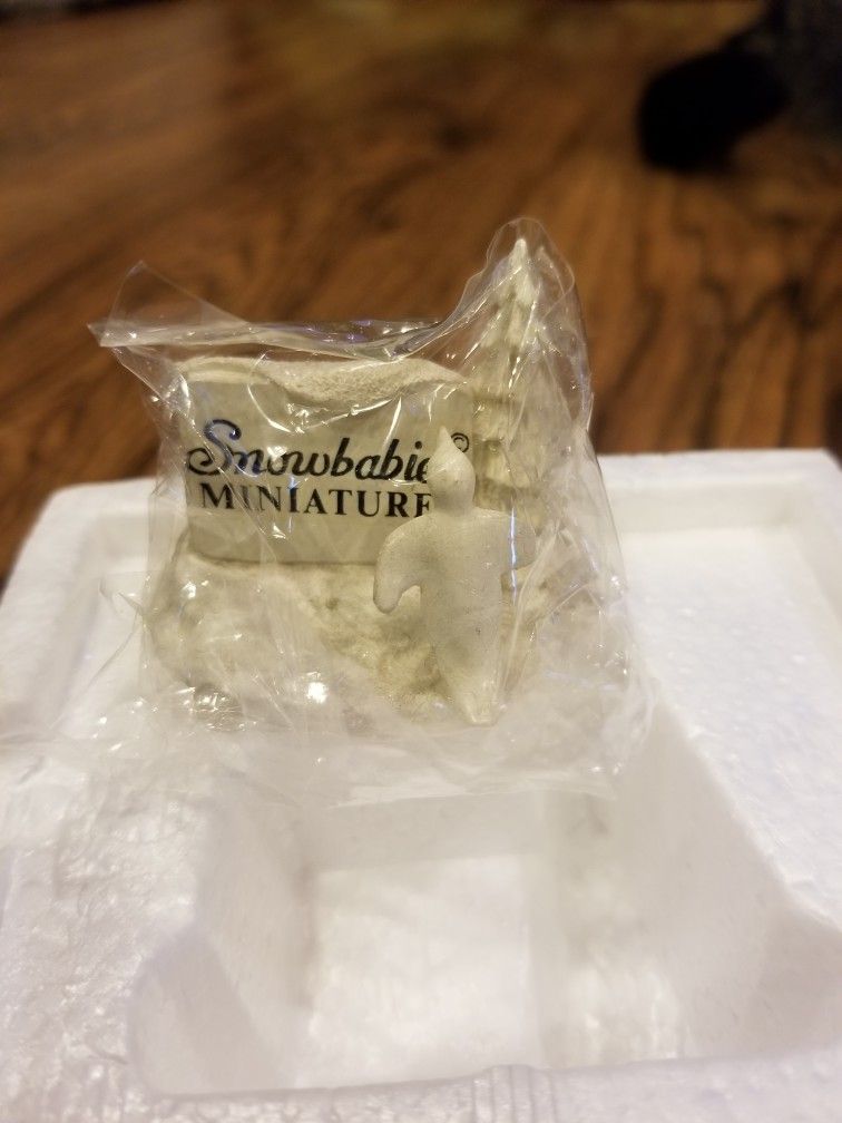 Snowbabies Miniatures Figurine