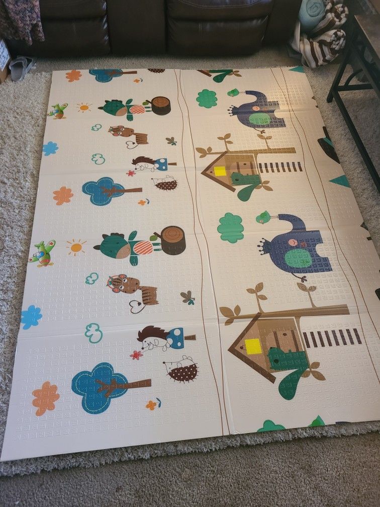 Large Playpen With Mat