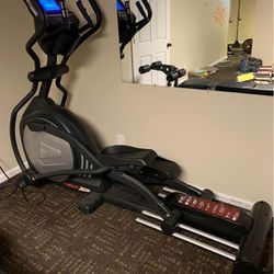 SOLE E35 ELLIPTICAL MACHINE ( LIKE NEW & DELIVERY AVAILABLE TODAY) Thumbnail