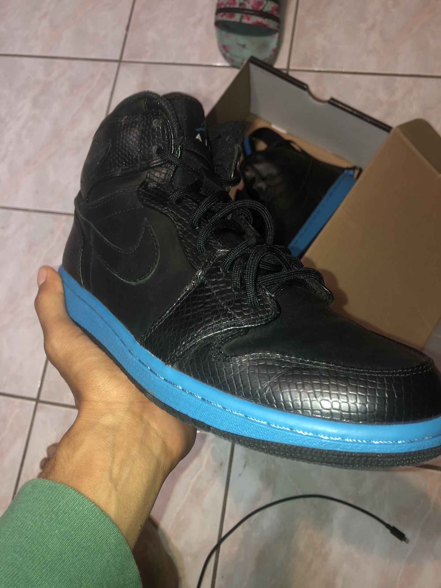 Air Jordan 1 Size 9 Black and blue
