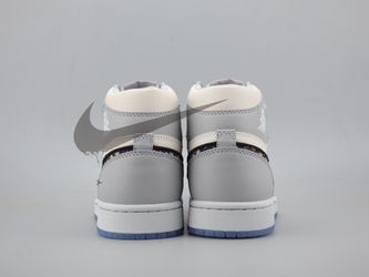 Jordan 1 Retro High Dior New Sneaker Thumbnail