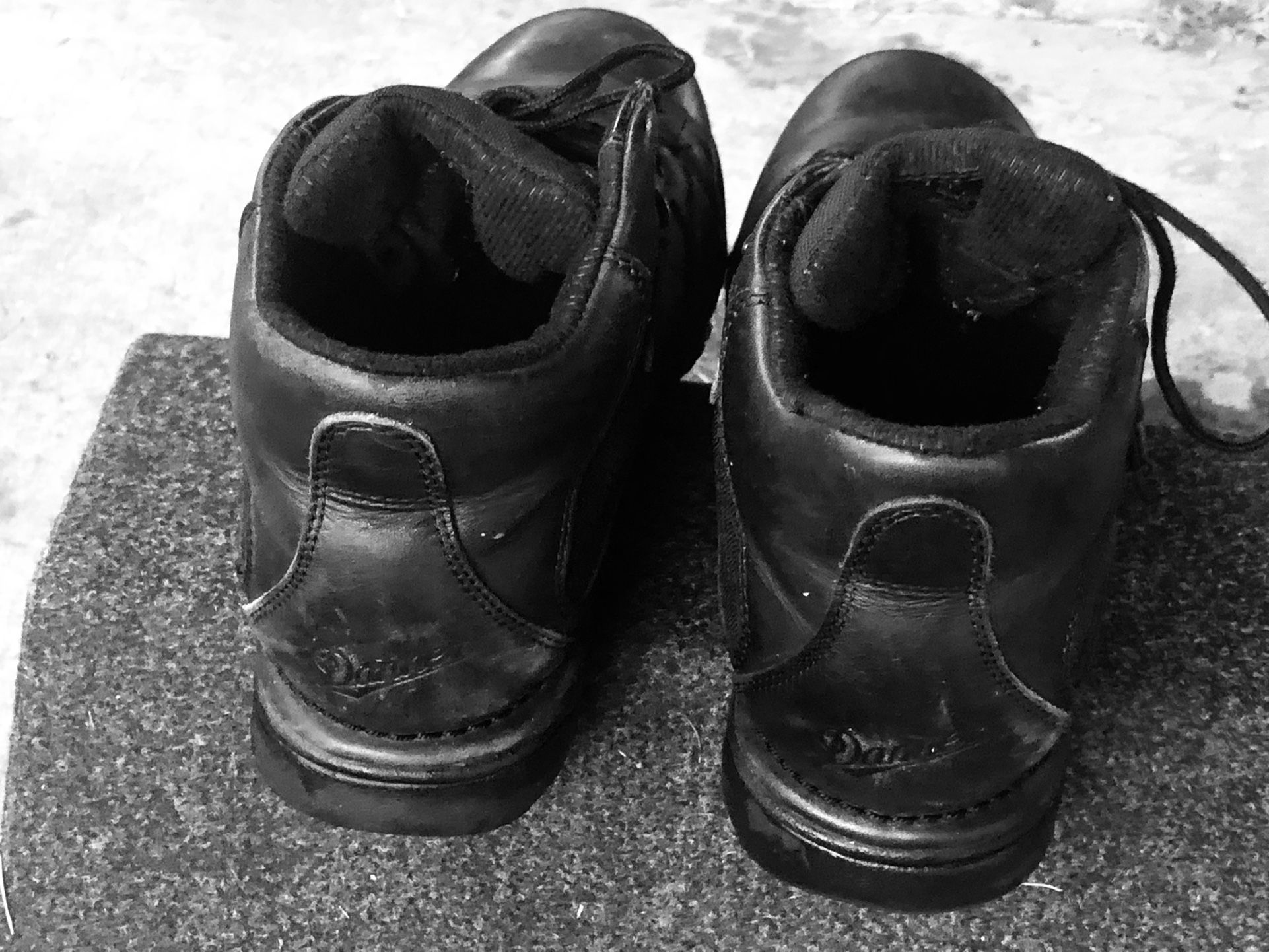 Danner Kinetic Men’s Black Leather/Nylon GTX Hiking Work Boots Size 11.5