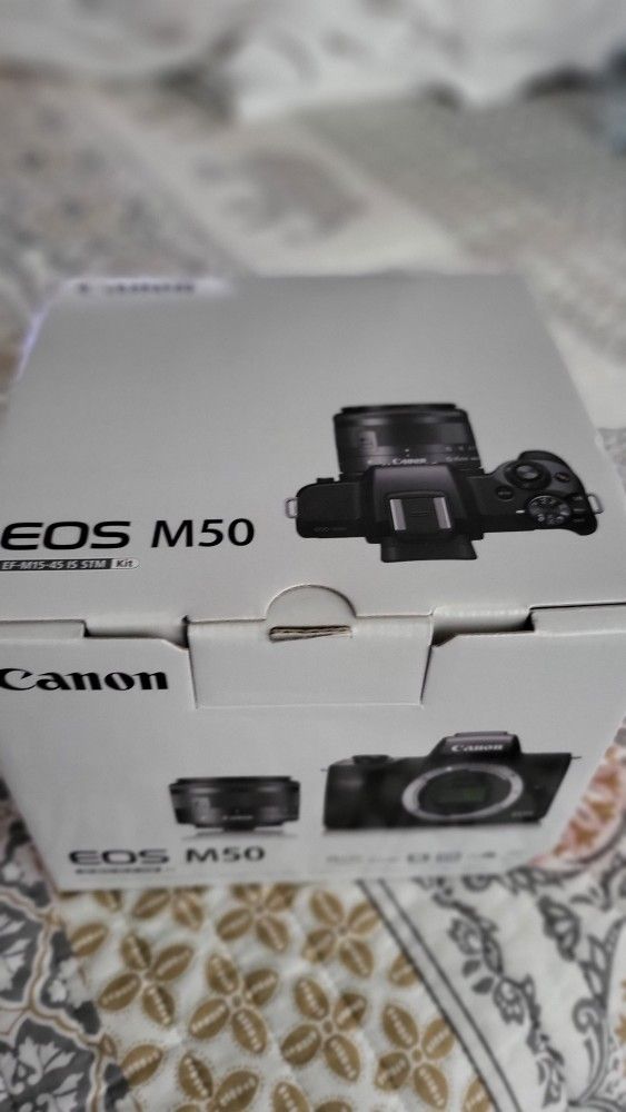 Canon Eos M50
