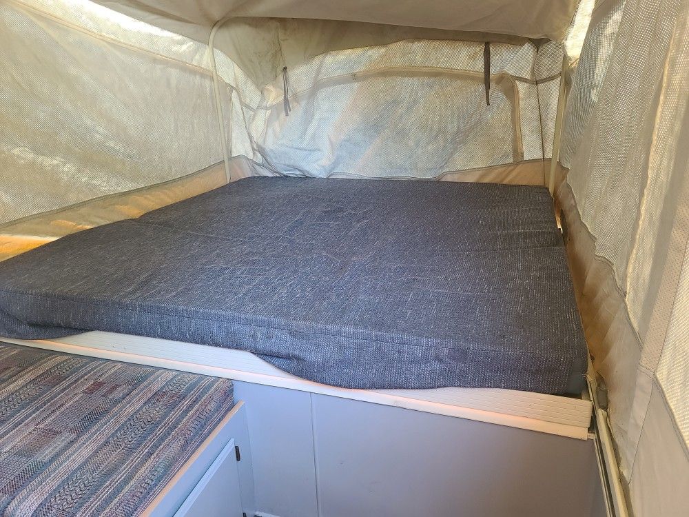 1990 Coleman Sequoia Tent Camping Trailer