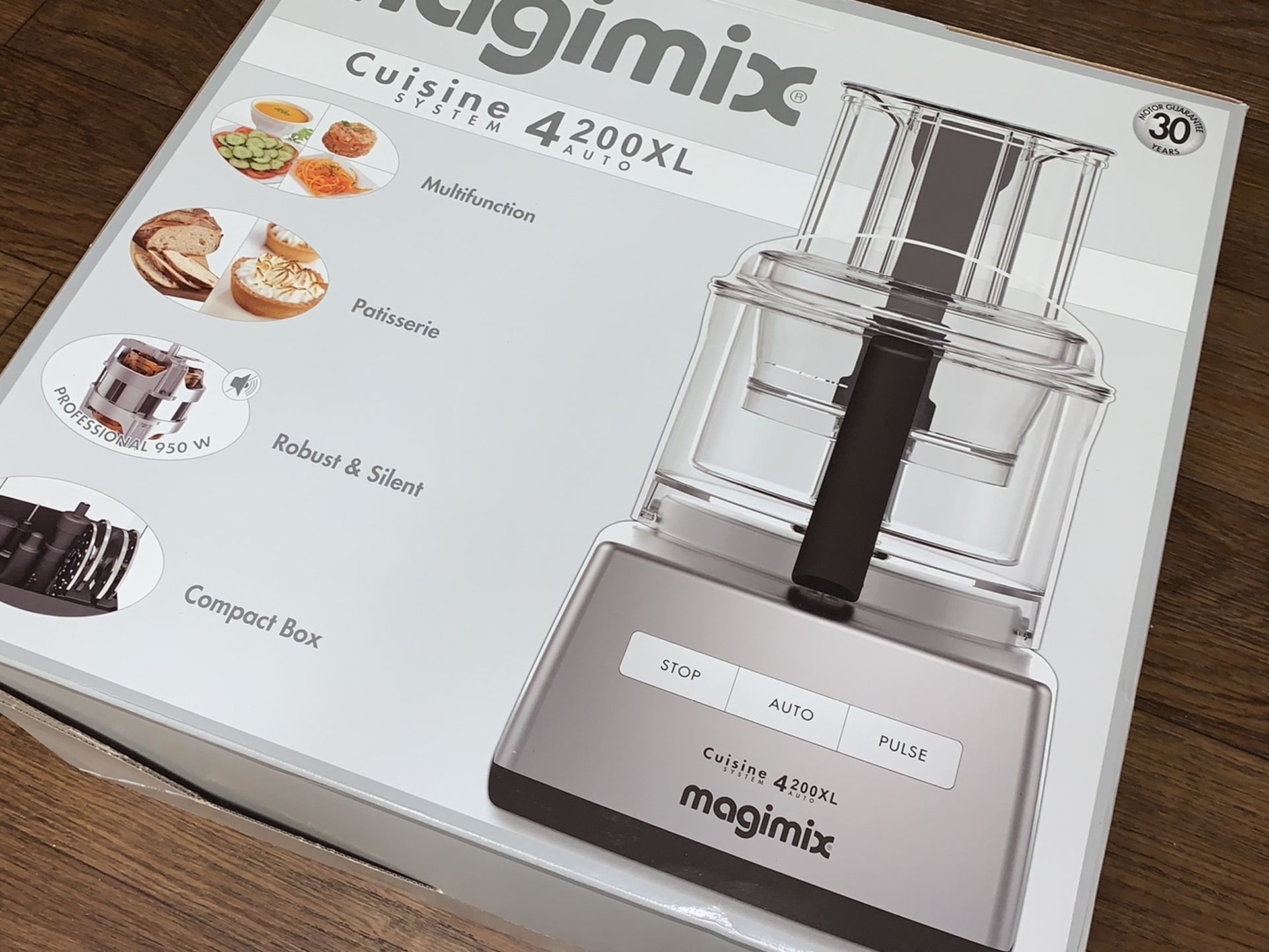 New Magimix French Food Processor Chrome CS4200XL 950 Watt Recipe Book - FIRM PRICE