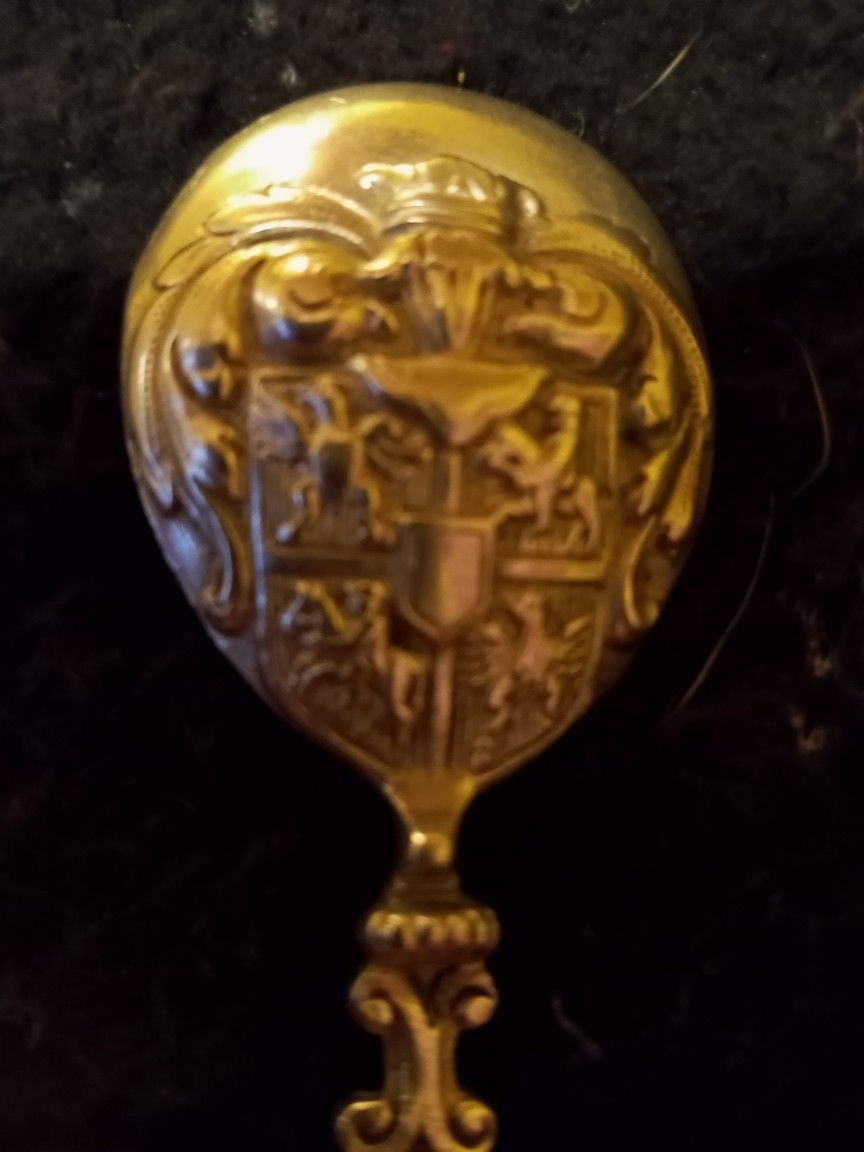 Nice Character And Detail Old Royalty Solid Silver Spoon
