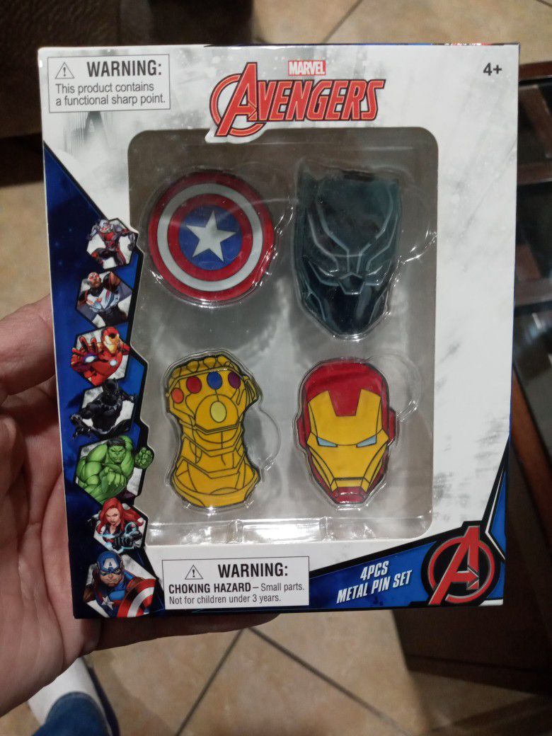 Marvel Avengers 4 Metal Pin Set Captain America Infinity Gauntlet Iron Man  NIB