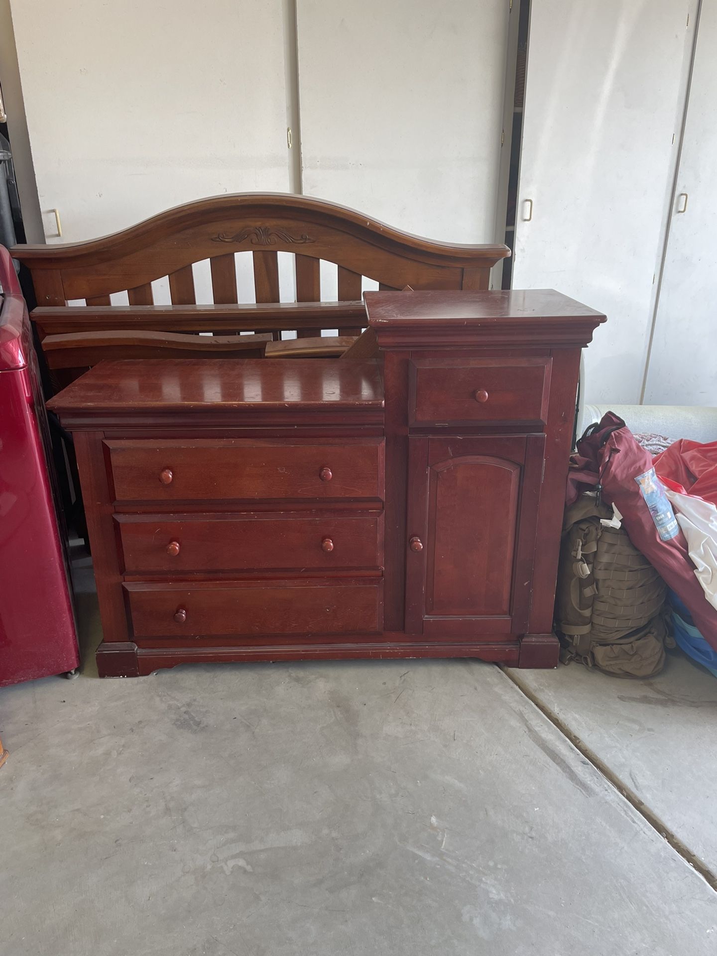 Changing Table / Dresser