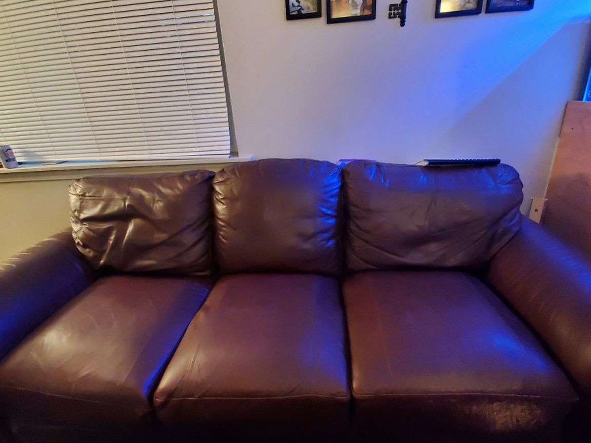 Leather COUCH Lightweight Has Scratchmarks One Side. You Haul.