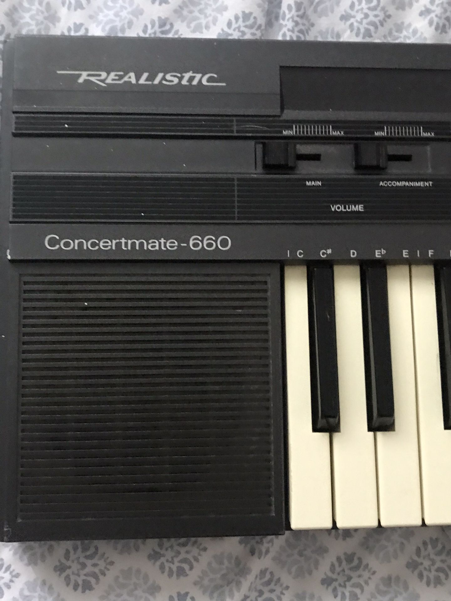 Realistic piano keyboard