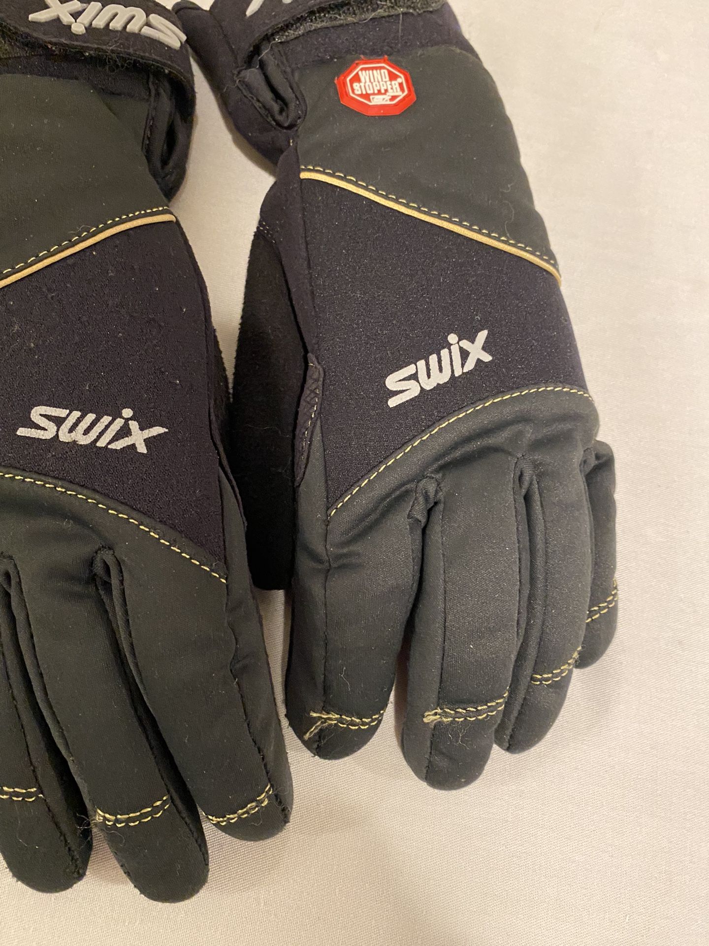 Women’s Waterproof Ski Gloves Size S, Perfect Condition