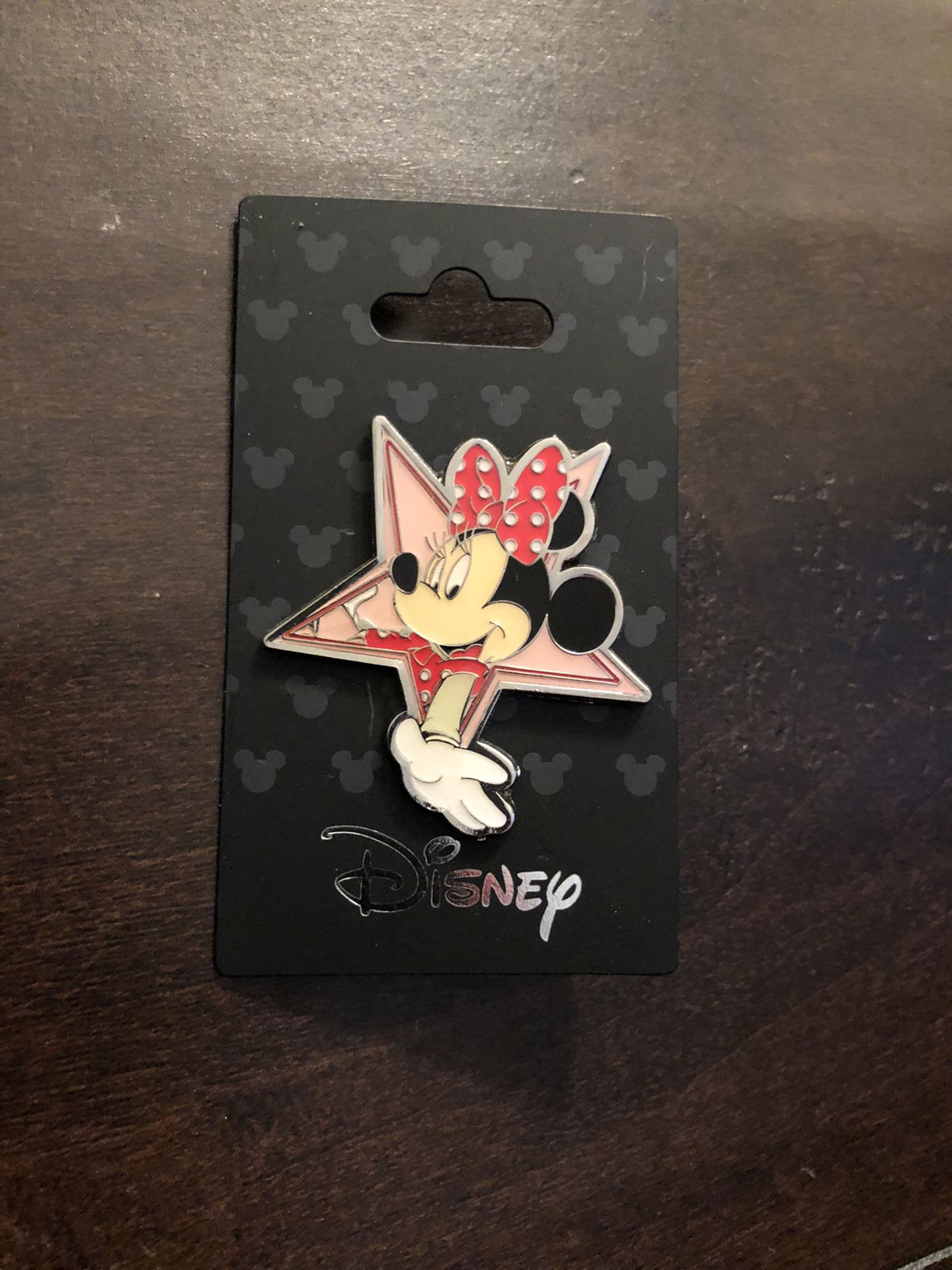 Disney Pin, Minnie Mouse (Glamour Shot) Pink Super Star!