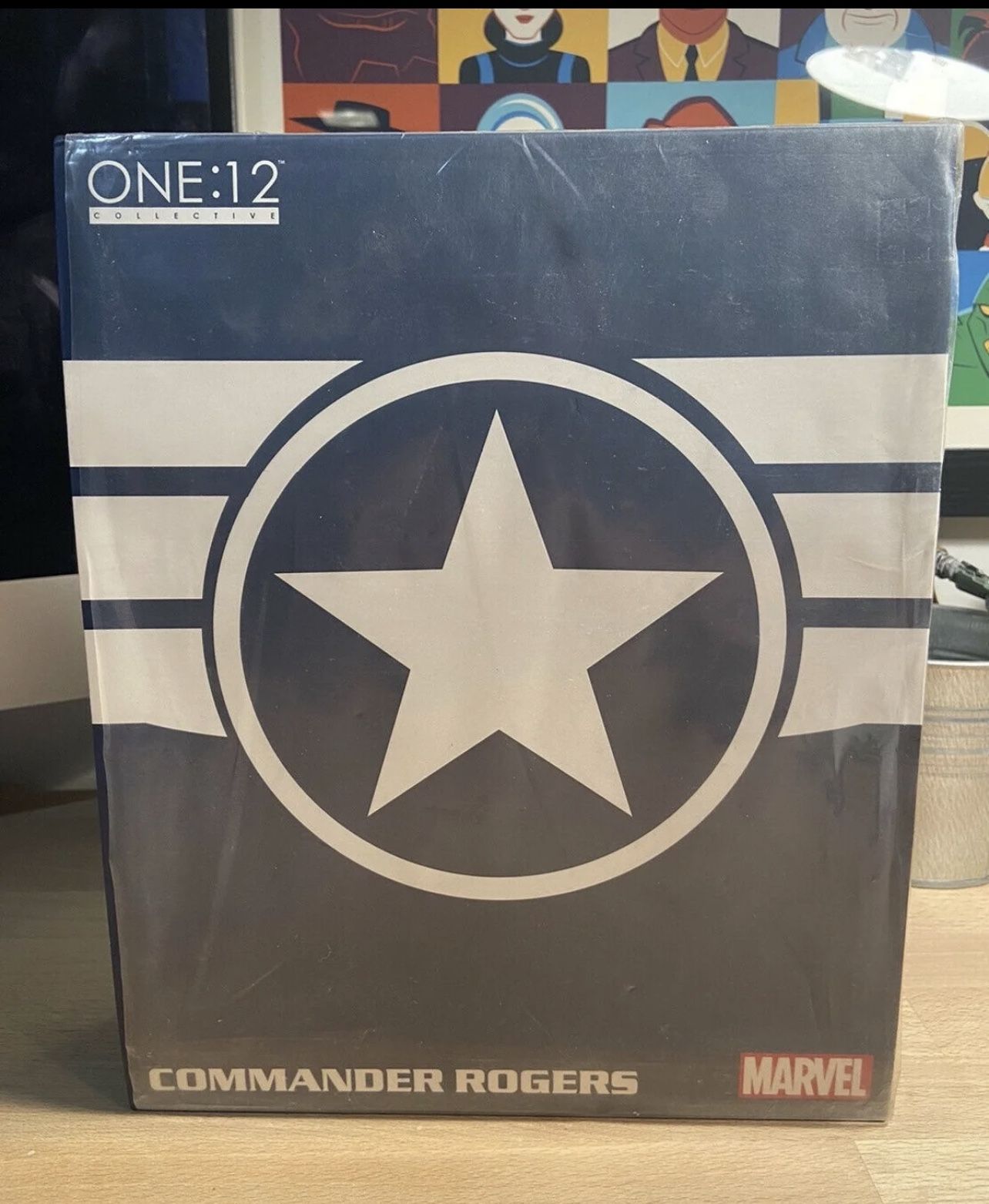 MEZCO: Captain America Commander Rogers 1/12 PVC Scale Action Figure