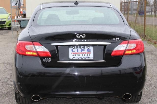 2012 INFINITI M37