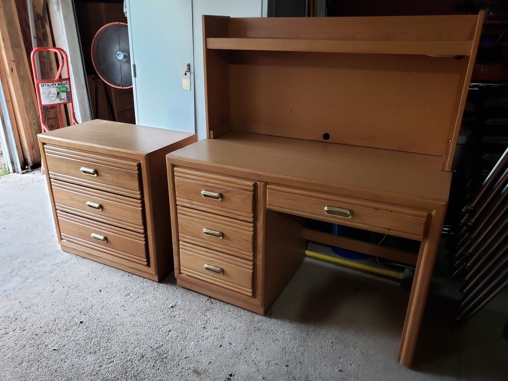 Bedroom Set Chest Dresser And Oak Desk With Hutch