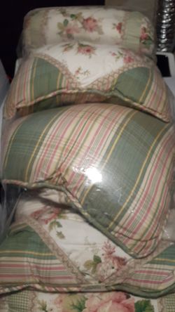 Waverly decor pillows Thumbnail