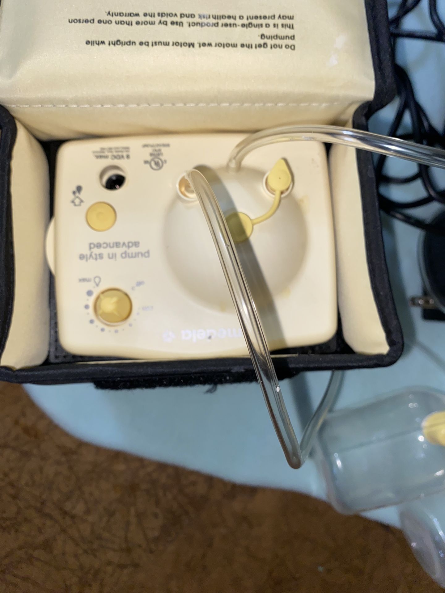 Medela Breast Pump w/ Storage Cooler
