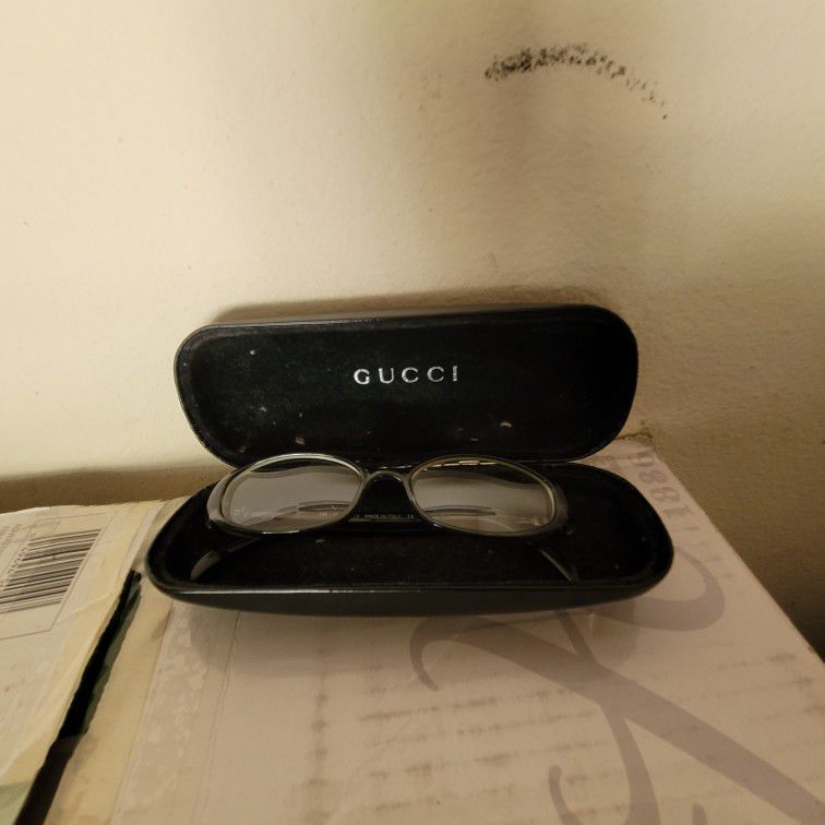 Authenic GUCCI RX Italian Eyeglasses GG 2467 *135 R6U. Made In 