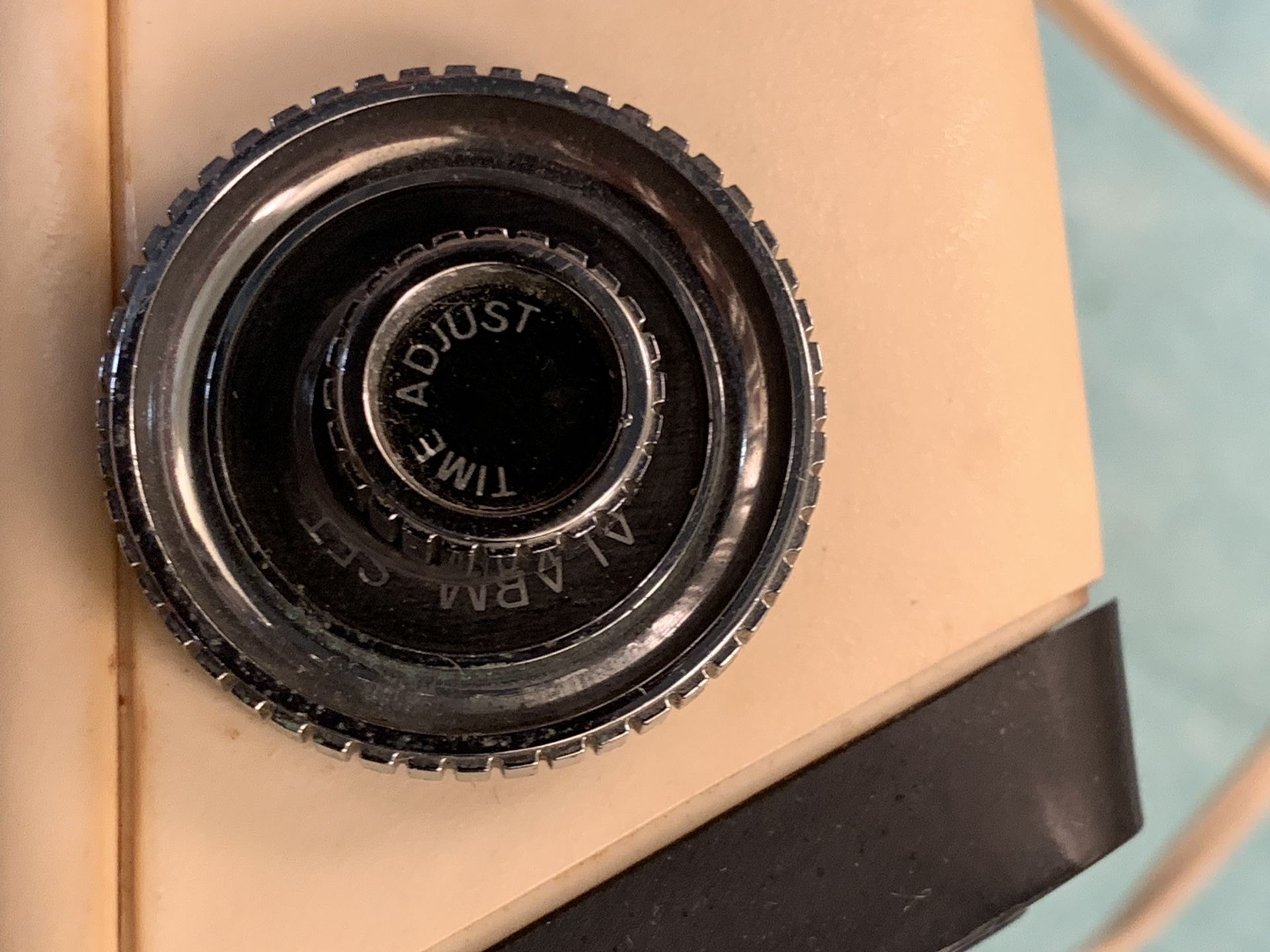 Vintage clock AM/FM radio alarm works great old flip numbers