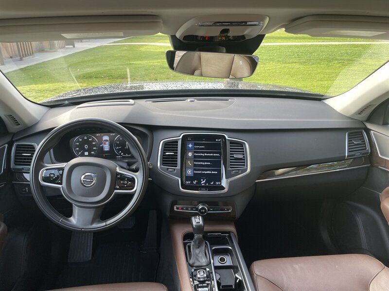 2019 Volvo XC90 T6 Momentum