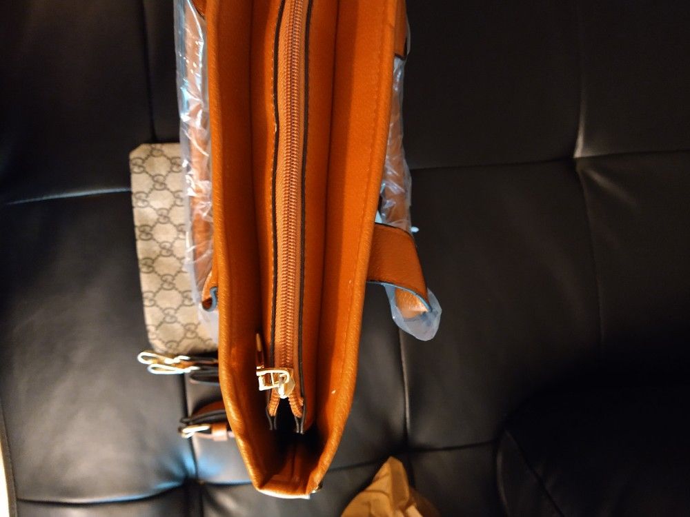 Gucci Leather Handbag & Wallet