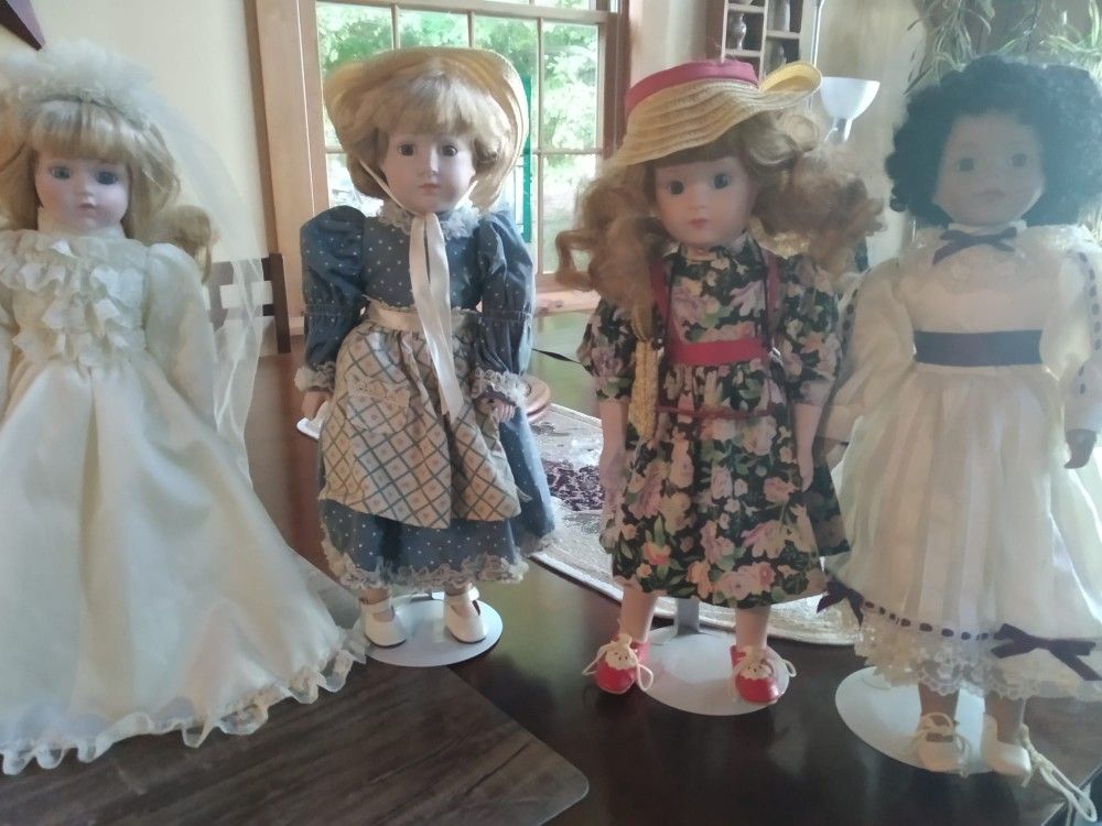 Heritage Porcelain Dolls (4)