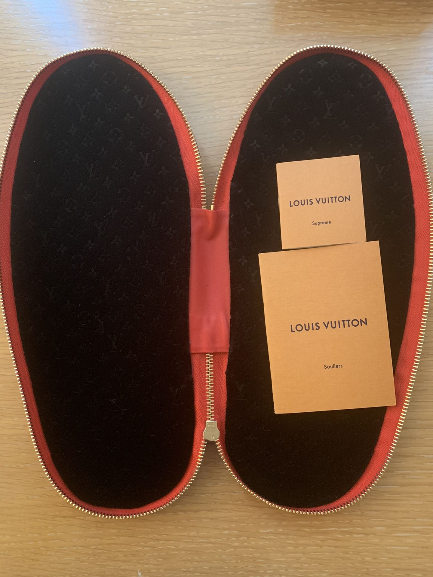 Louis Vuitton X Supreme Slippers - NEW & RARE, Men’s US 8