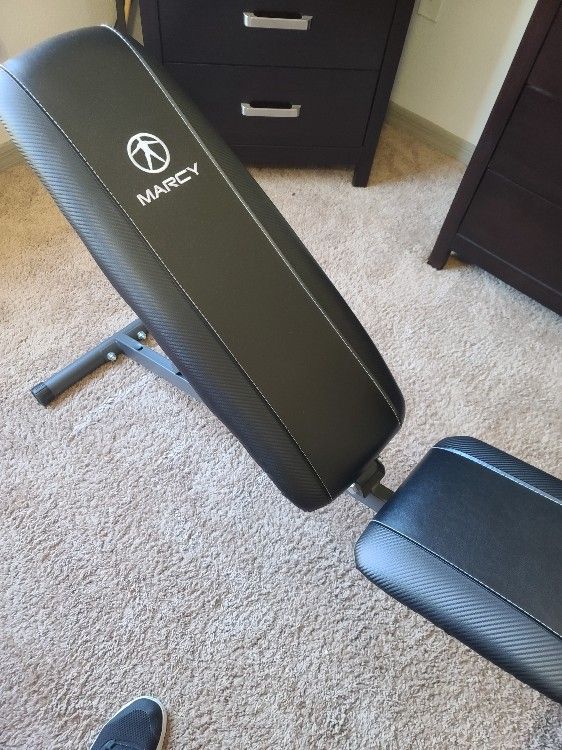 March Fully Adjustable Weight Bench