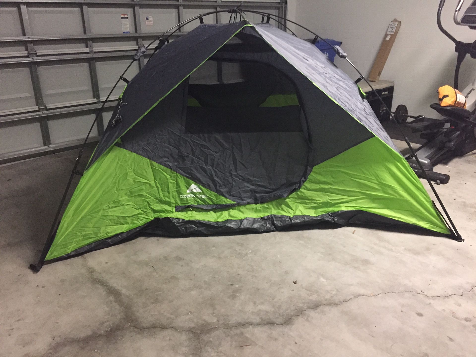 Camping tent