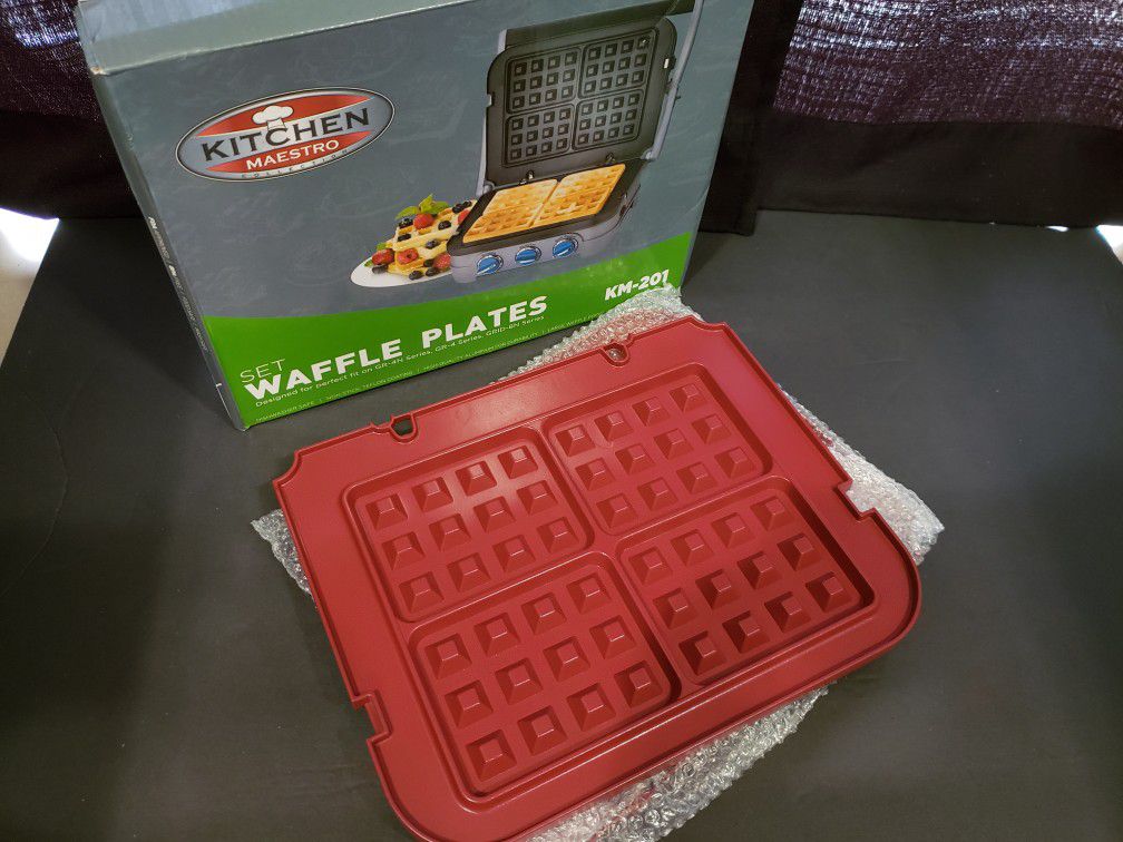 Set Waffle Plates. Kitchen Maestro