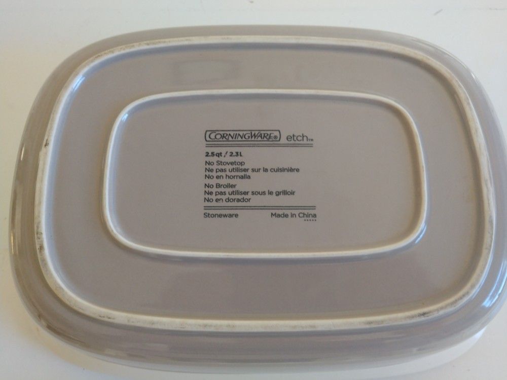 Corningware Etch 2.5-Quart Square Dish