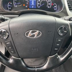 2012 Hyundai Genesis Thumbnail