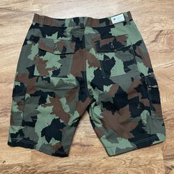 LRG Lifted Research Group Men's Camo Dark Olive Ripstop Shorts Size 32 
