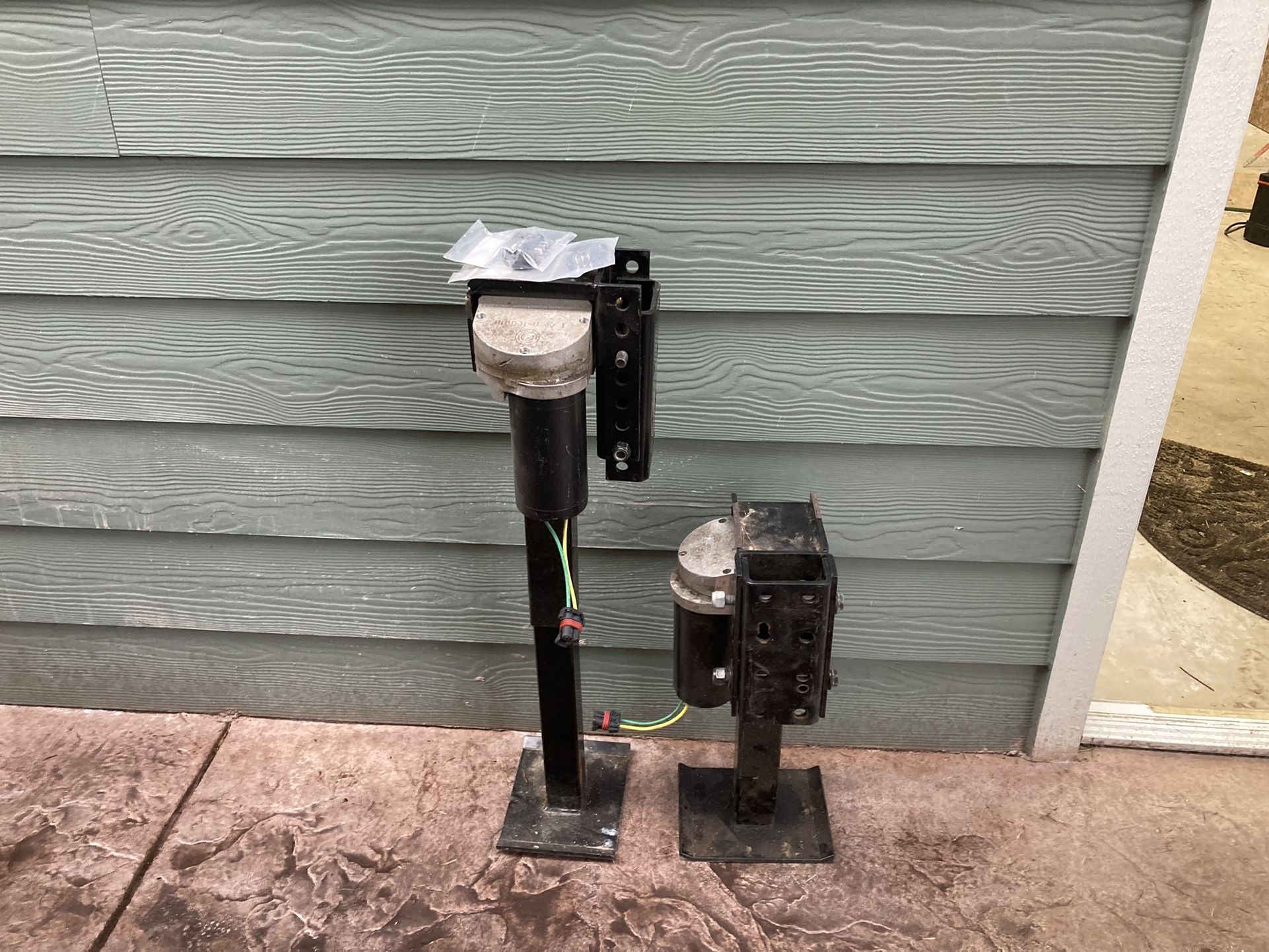 Stabilizer 12 Volt Jacks Motorhome or RV