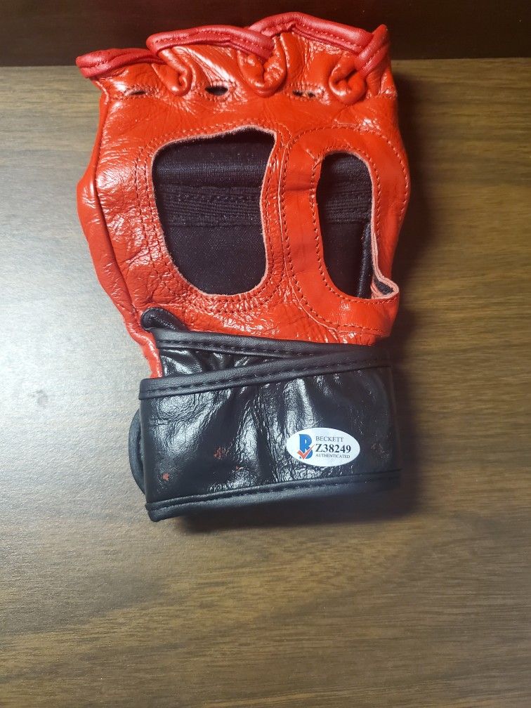 Kevin Holland Signed UFC Glove