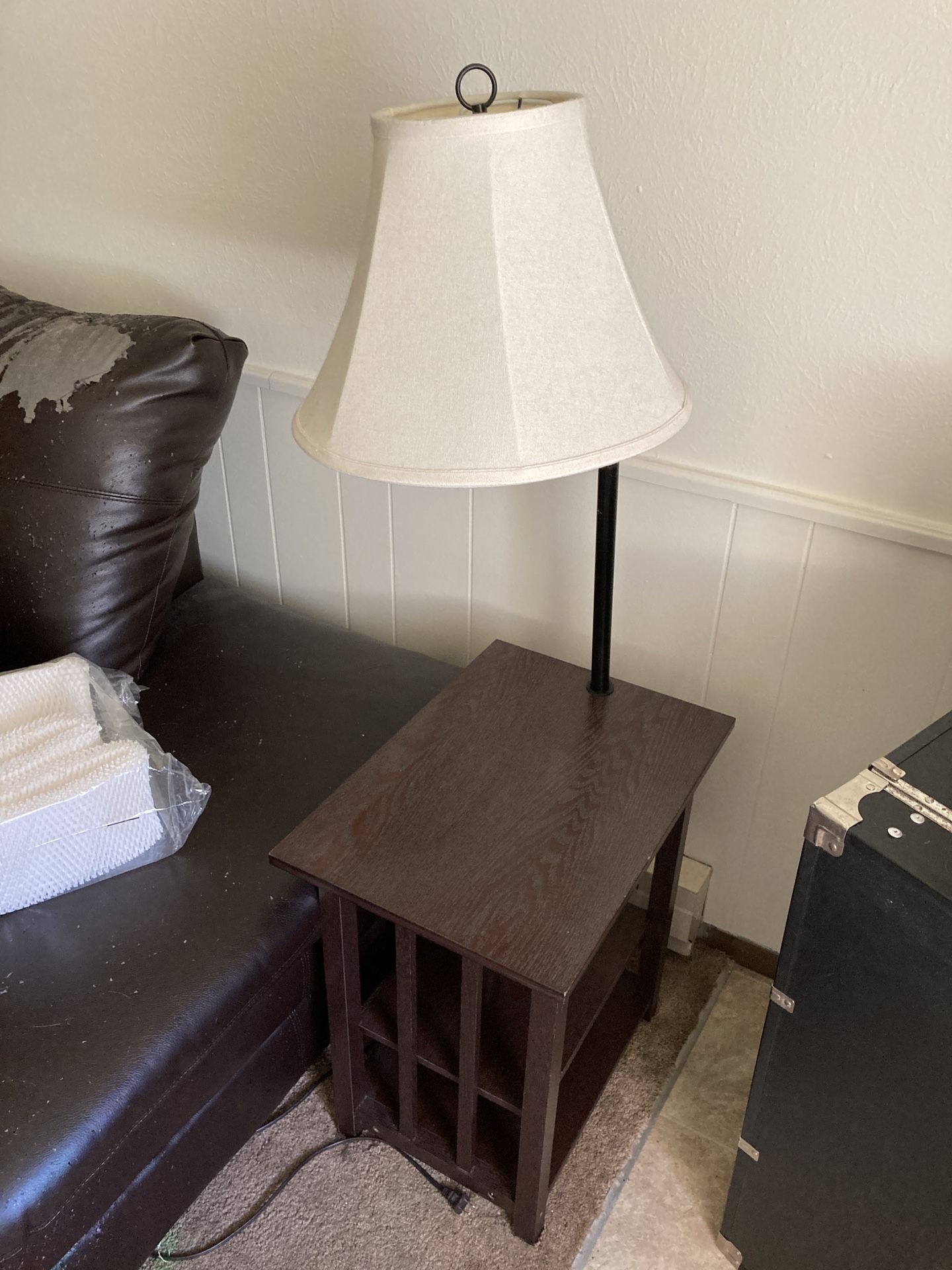Better Home And Garden Table With Lamp