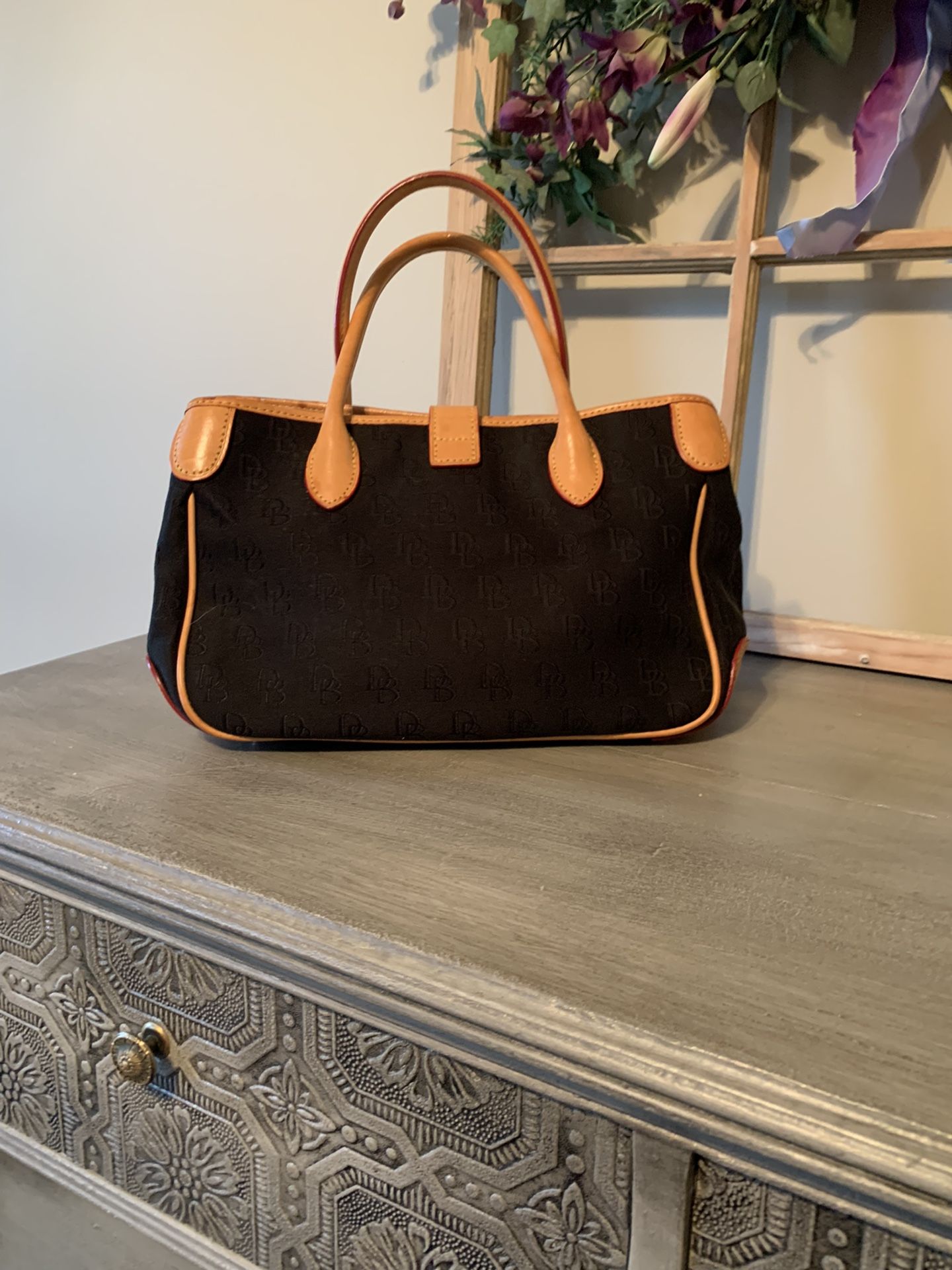 Dooney & Bourke
