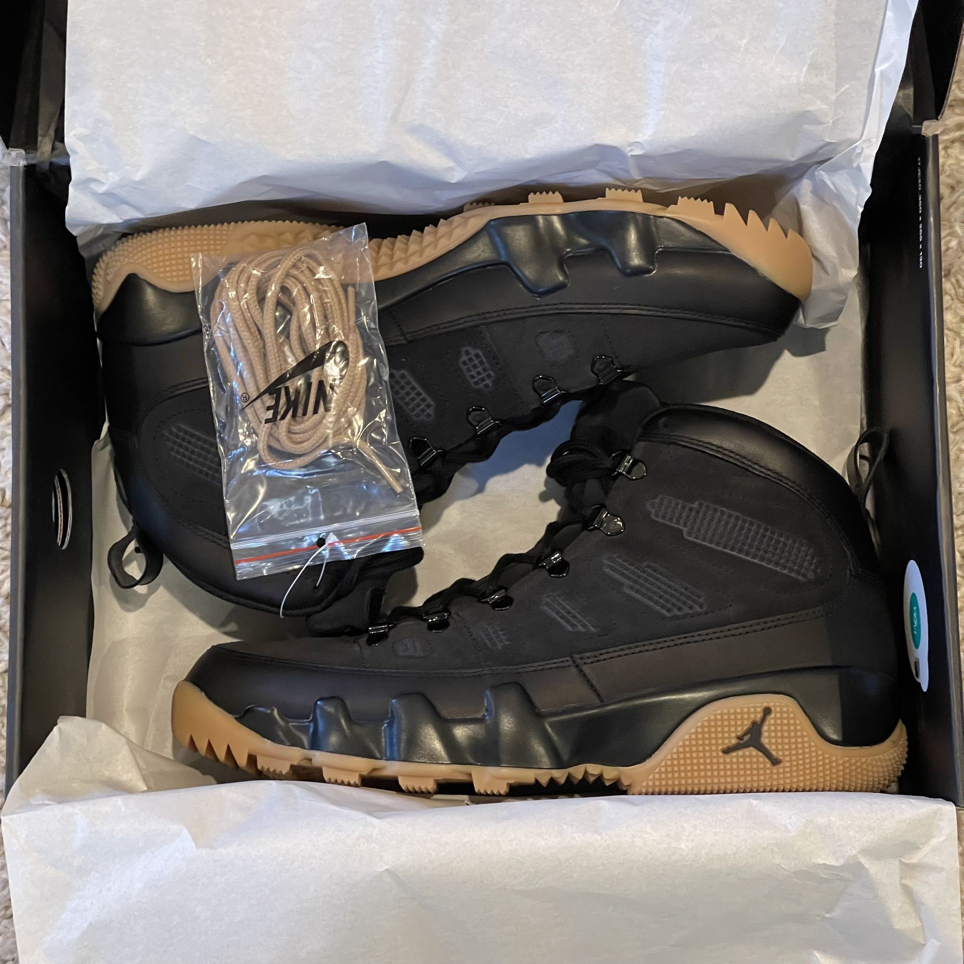 DS Jordan 9 Boot NRG Black/Gum Size 11
