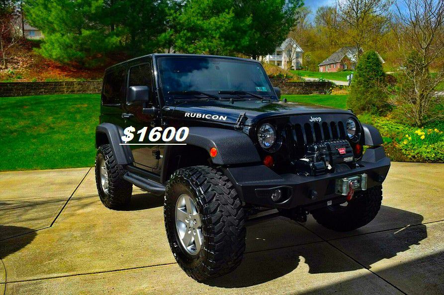 Selling a gently used 2010 Jeep Wrangler-4WD 