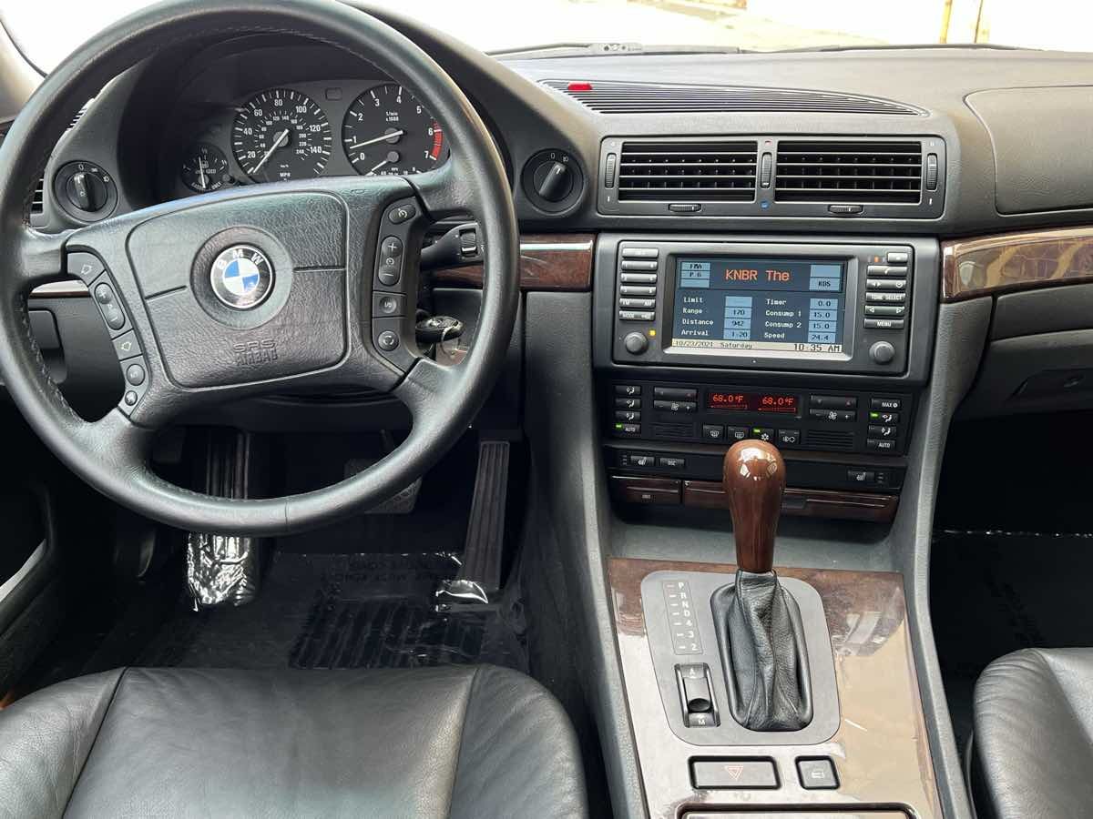 2001 BMW 7 Series