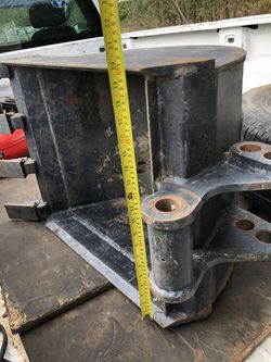 Tractor Backhoe 20” bucket with teeth, barely used Thumbnail