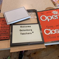 Letter board Open/Closed Sign Thumbnail