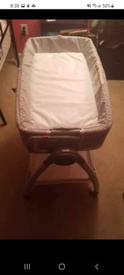 2 in 1 Bassinet And Changing Table  Thumbnail
