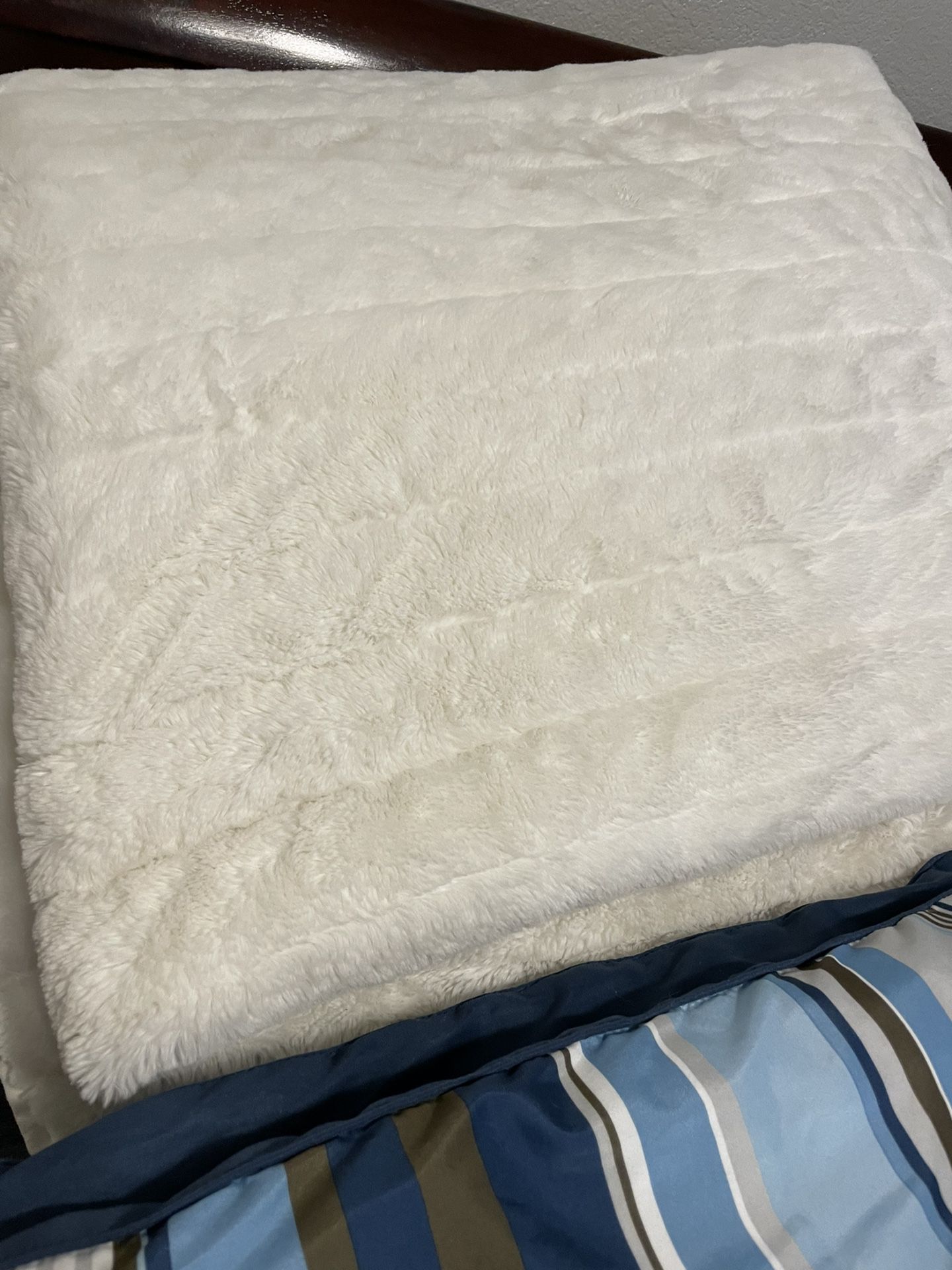 White Heavy Blanket 