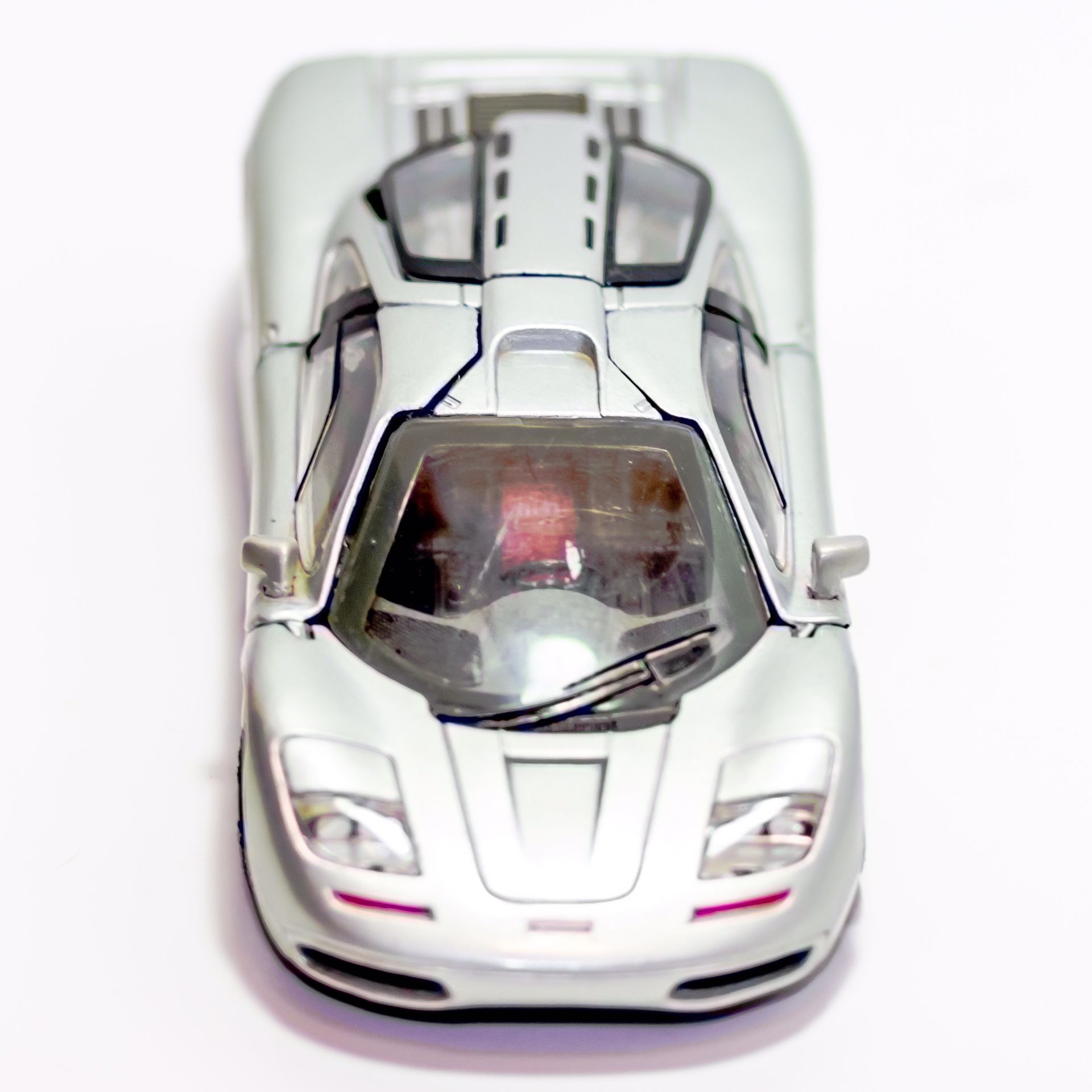 Maisto Diecast 1993 McLaren F1 1:24 Scale