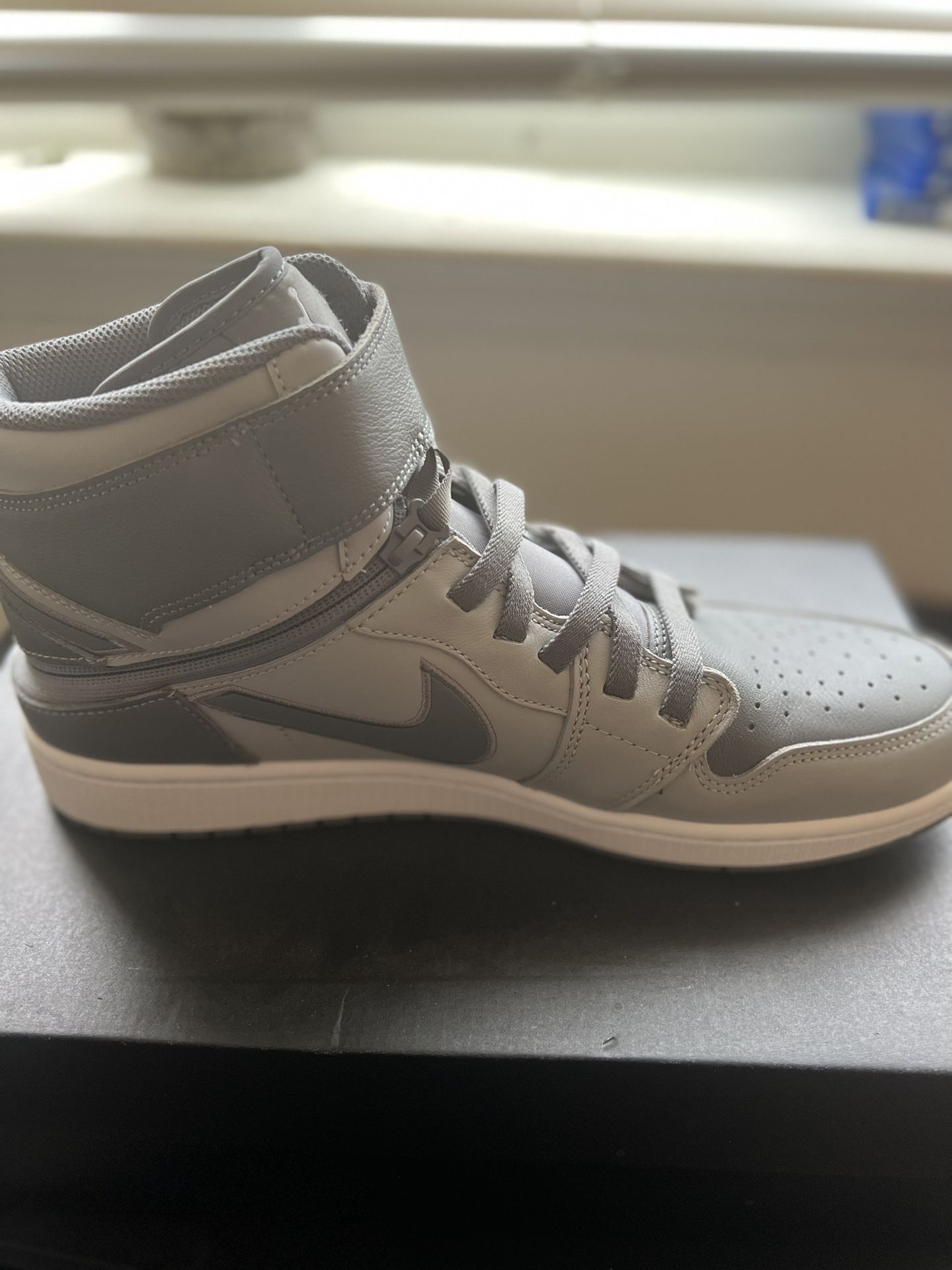 Jordan 1 Fly Ease Smoke Grey