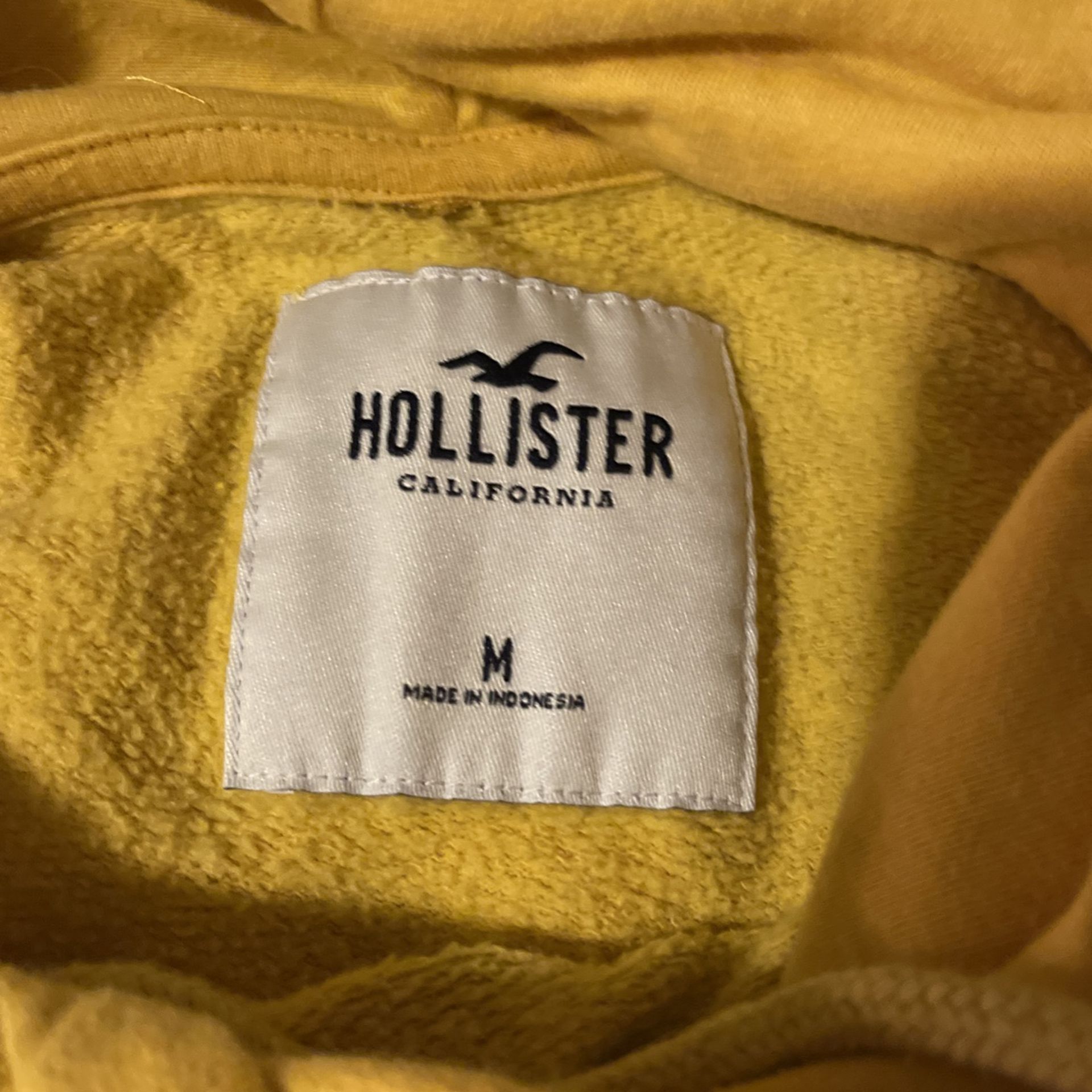 Yellow, Medium Sized Hollister Hoodie