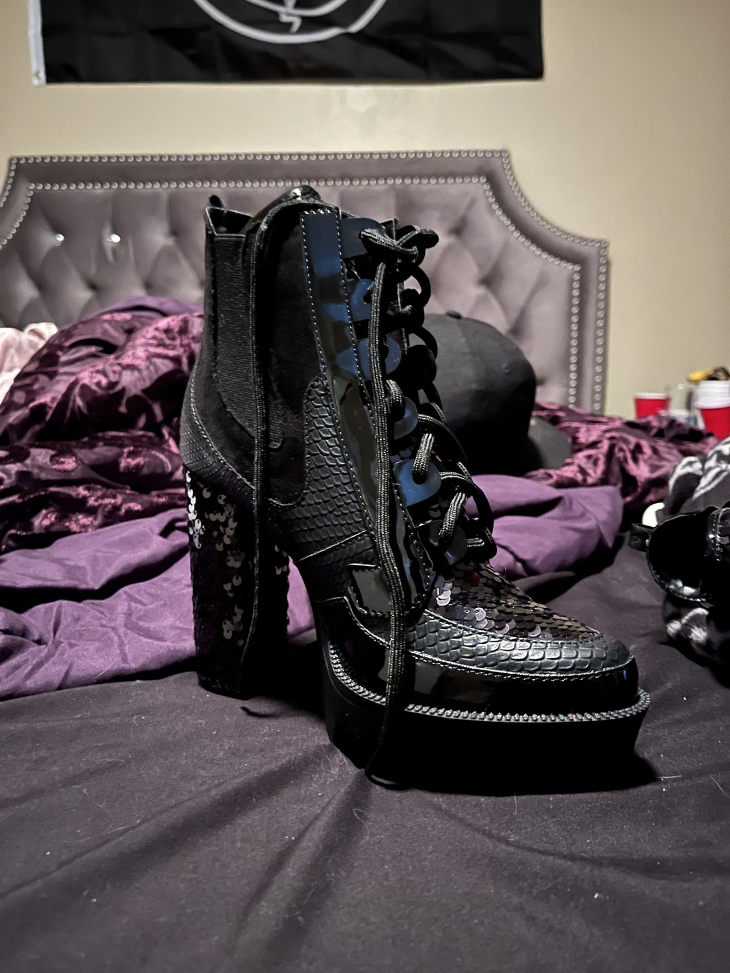 size 7 black sequence boot heels