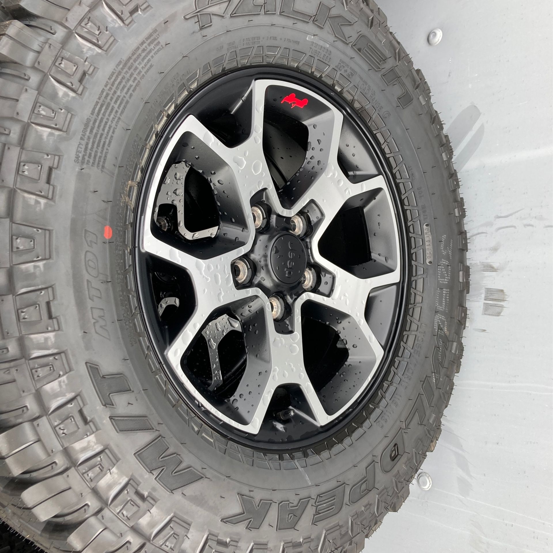 (5) Falken Wildpeak M/T 285/70R17”/ 5 2021 JEEP JL RUBICON WHEELS for